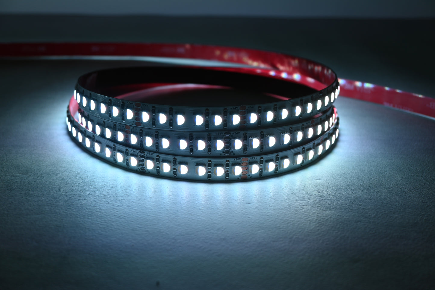 ELITE LED 120 LED/M 24V IP20 15W SPOTLESS RGBW 3000K LED STRIP